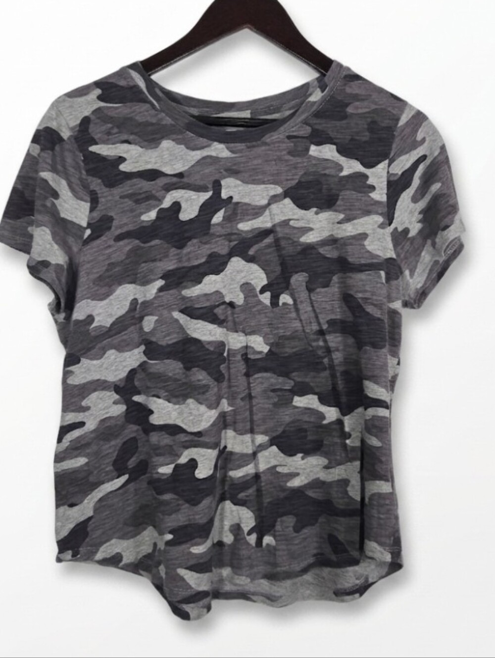 Old Navy camo short sleeve tee